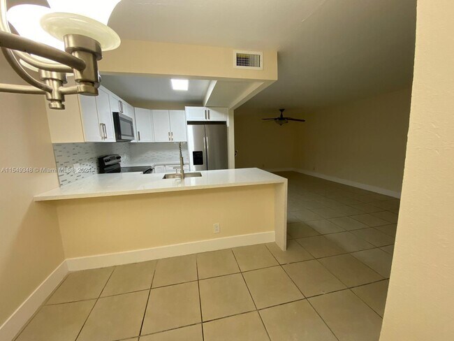 Foto del edificio - 5955 NW 28th St