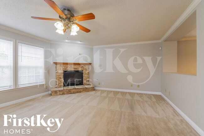 Foto del edificio - 861 Southern Pines Dr