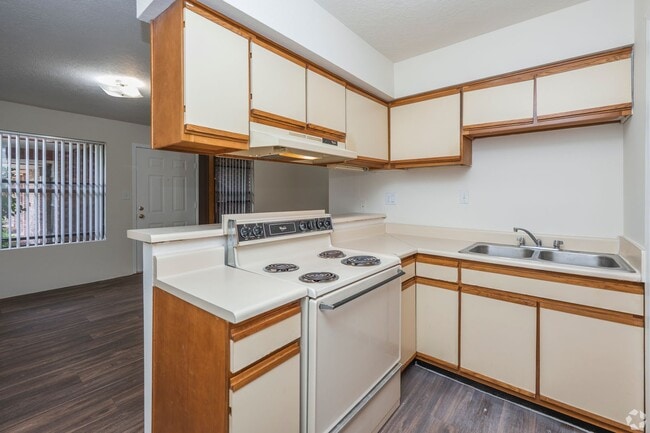 Interior Photo - FREE UTILITIES!! GREAT VIBES!!
