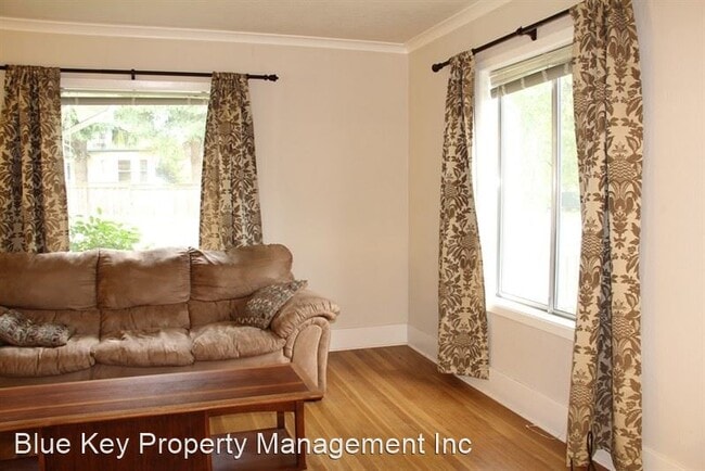 Building Photo - 4 br, 3 bath House - 5670 SW Lombard Ave