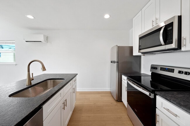 Foto del edificio - 2927 Nicholson Dr