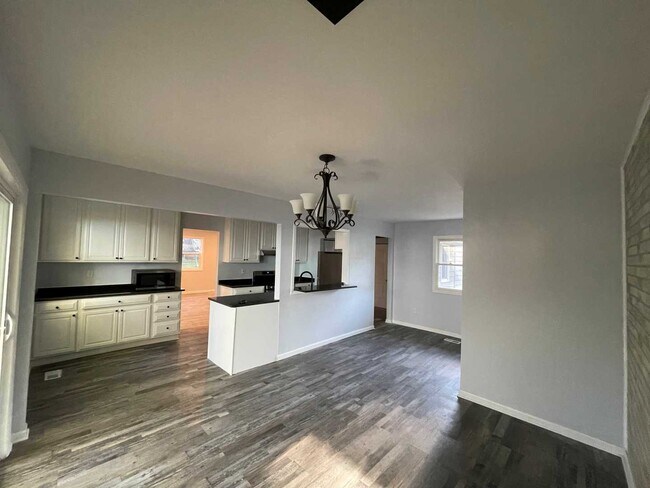 Foto del edificio - 249 Thornhurst Rd