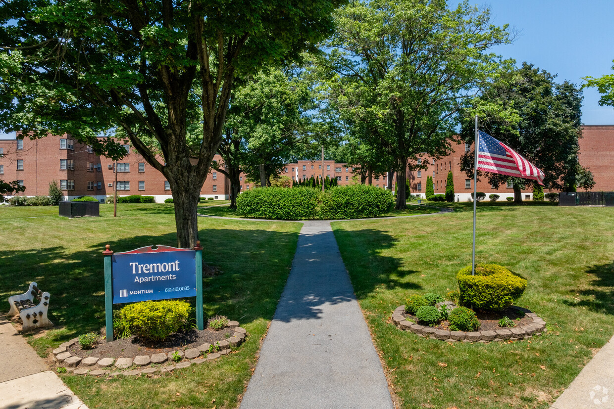 Primary Photo - Tremont Apartments