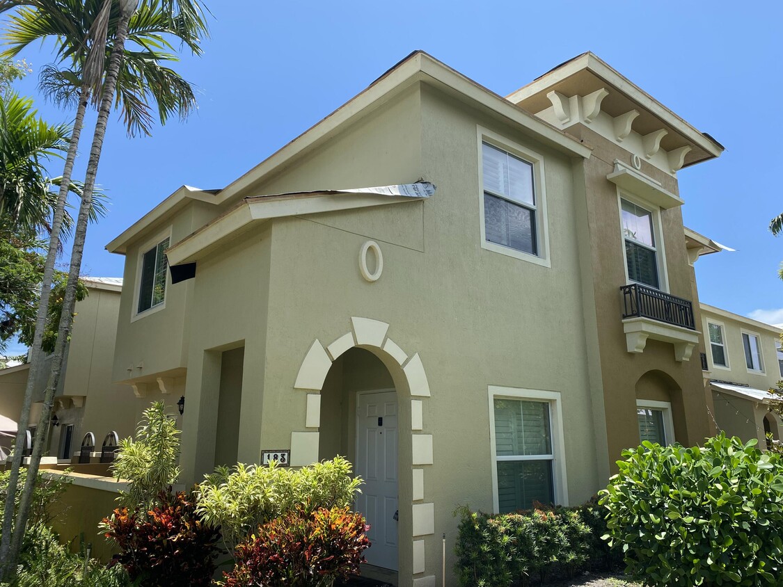 Primary Photo - 183 Monterey Bay Dr