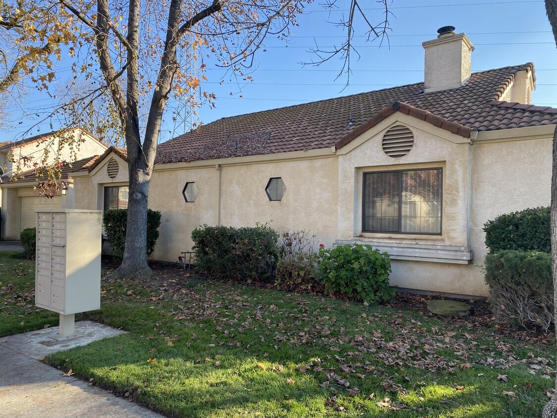 Foto principal - 1812 La Corunna Pl