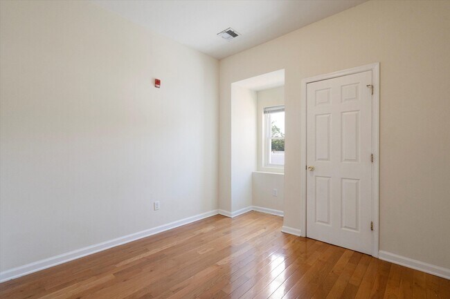 Building Photo - 1519 N 16th St