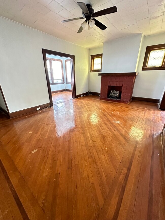 Living - 49 Monticello Ave