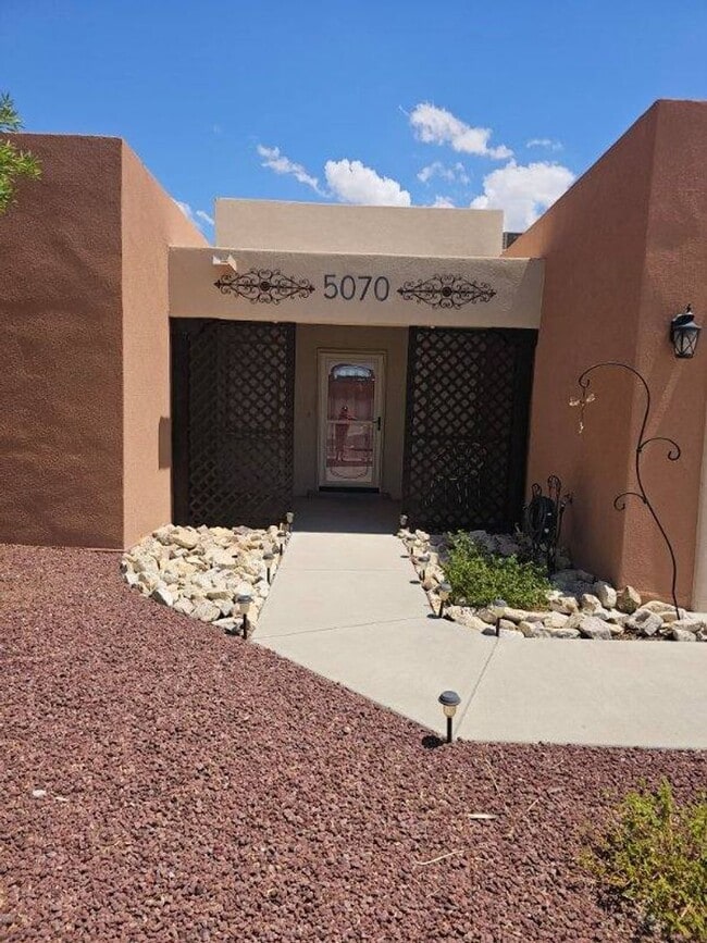 Building Photo - 5070 Usana Ct