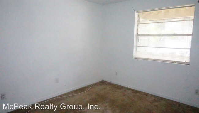 Building Photo - 201 Thorn Tree Pl