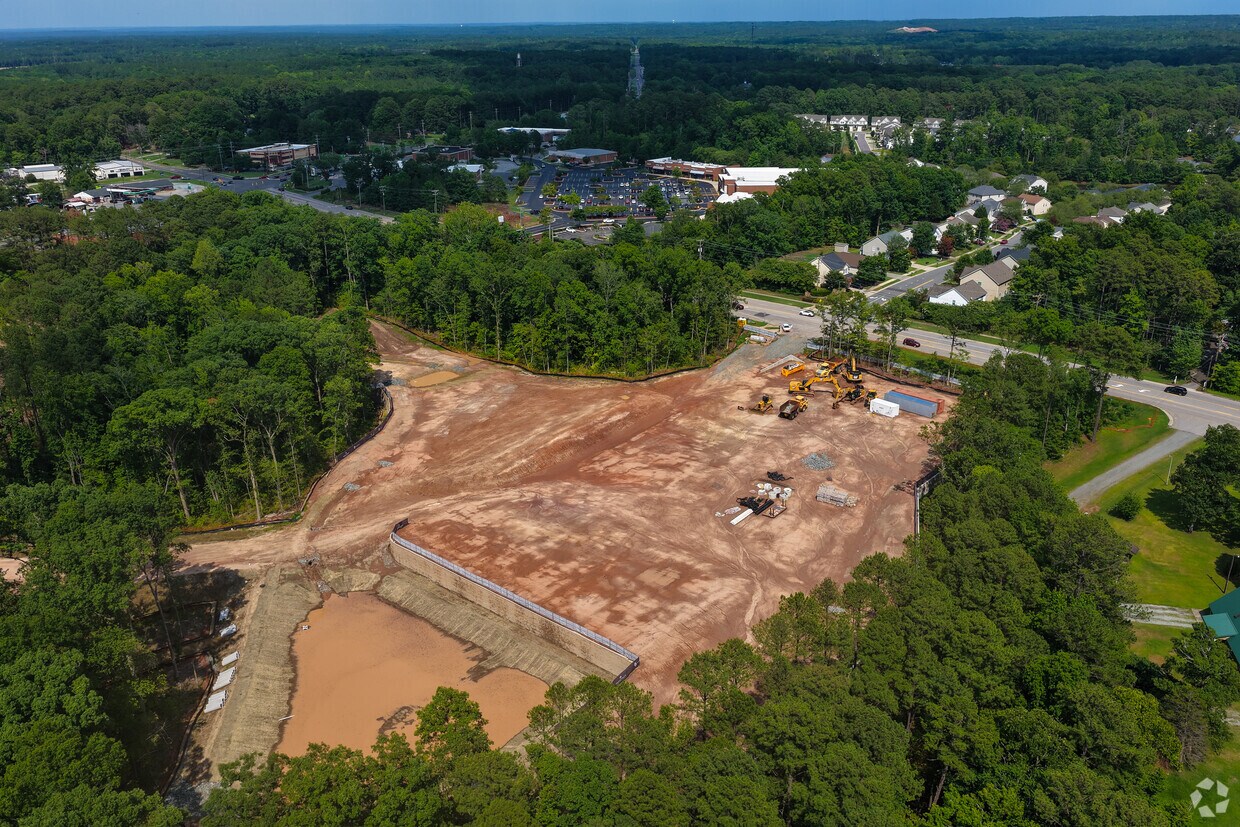 Foto aérea - Pointe Grand Parkwood at Durham