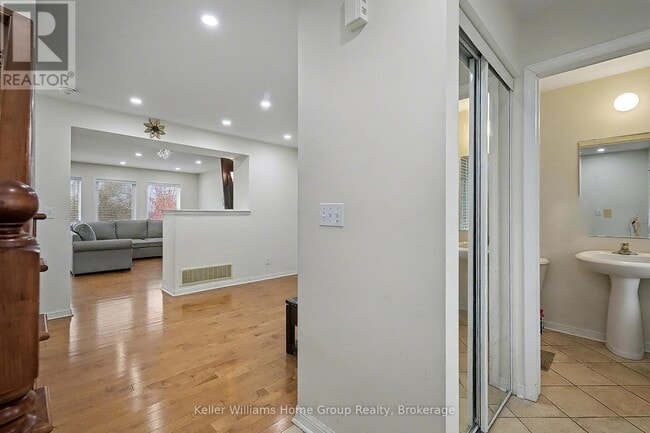 Building Photo - 24 Baintree Way