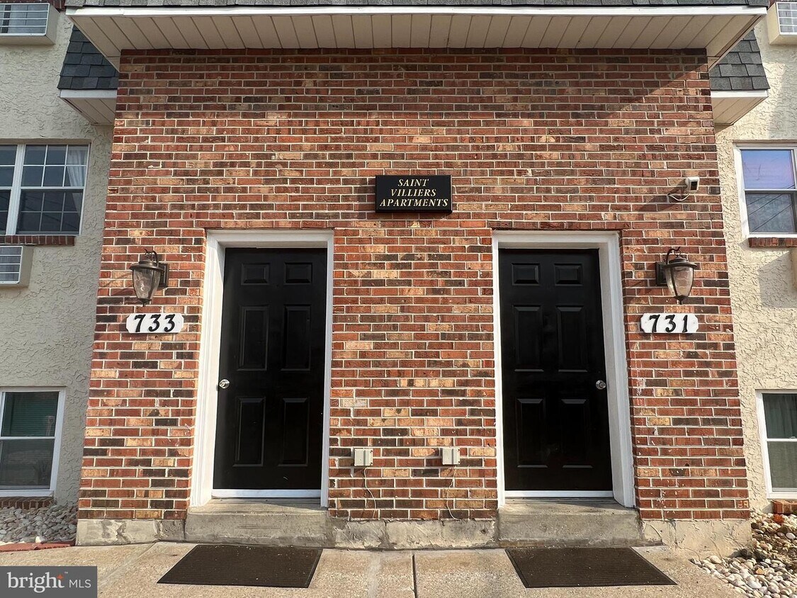 Primary Photo - 733 11th Ave