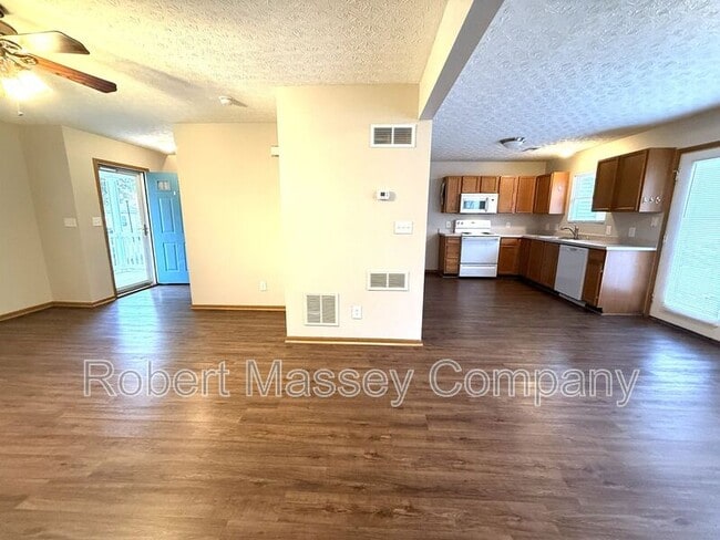 Photo - 7127 Black Mountain Dr House