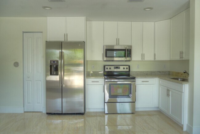 Building Photo - 2451 Saranac Ave