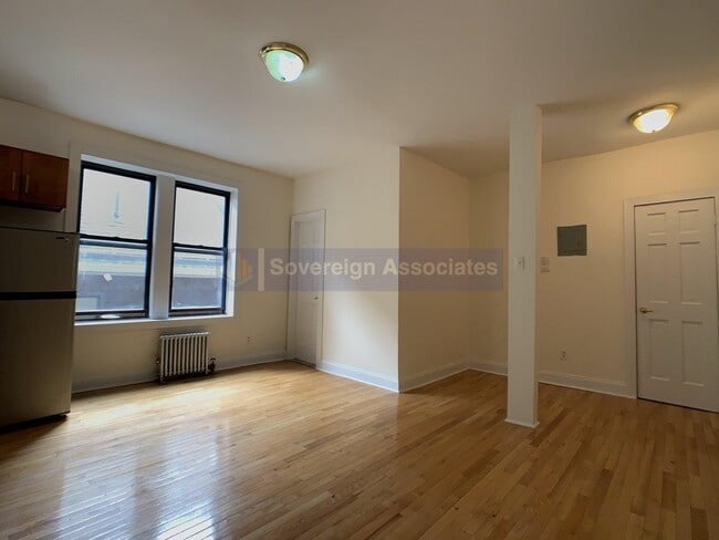 Building Photo - 555 W 156th St