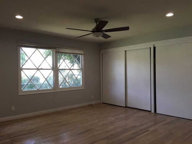 Foto del edificio - 9930 Oak Park Ave