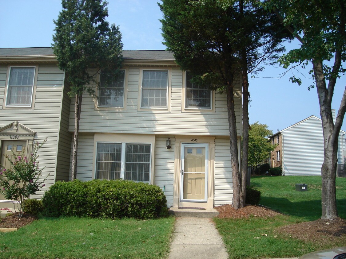 6316 Lightburn Ct, Centreville, VA 20121 Townhome Rentals in