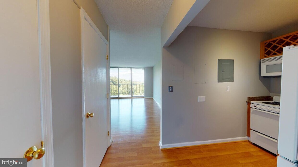 2059 Huntington Ave Unit 1408, Alexandria, VA 22303 Room for Rent in