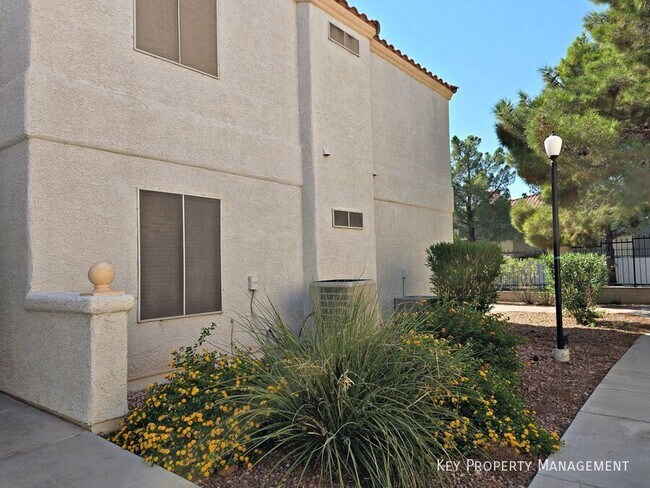 Building Photo - 8452 Boseck Dr