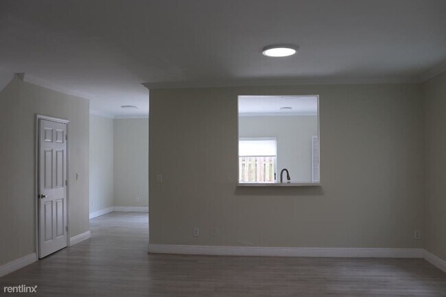 Foto del edificio - 3 br, 2.5 bath Townhome - 16226 Emerald Co...