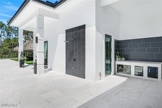 Building Photo - 6677 Hunters Rd