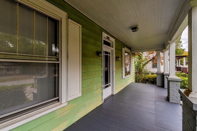 Foto del edificio - 4 bed/2 bath single-family home for lease ...