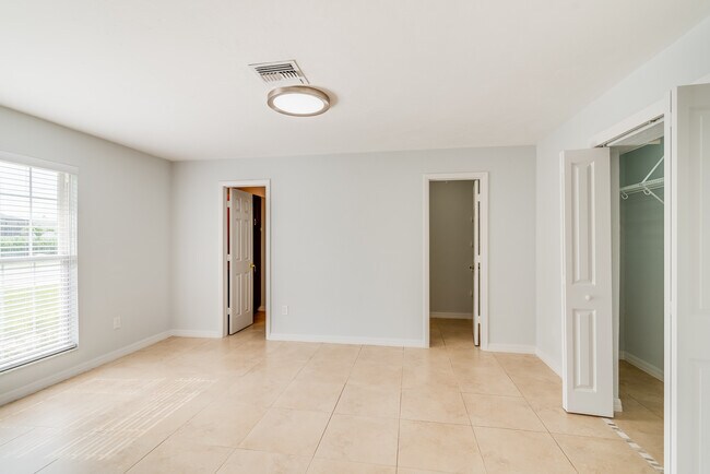 Foto del edificio - 798 93rd Ave N