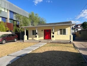 Building Photo - 1115 E Whitton Ave