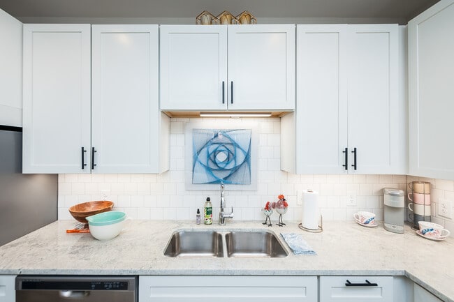 Photo - 121 Larchmere Apartments