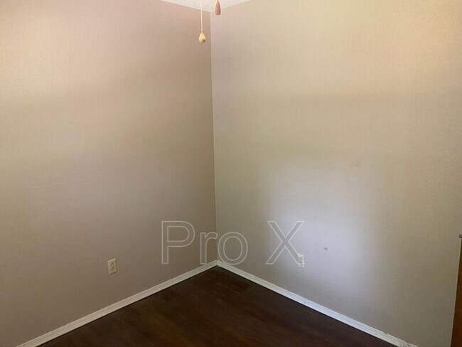 Building Photo - 1716 S Olive St