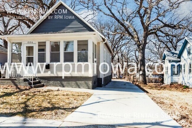 Foto del edificio - UPDATED NEAR DRAKE!! 2 Bedroom, 1 Bathroom...