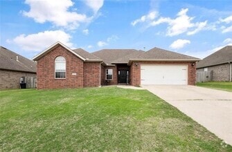 Building Photo - 4902 SW Golden Eagle Ave