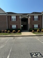 Building Photo - 1720 Renwick Dr
