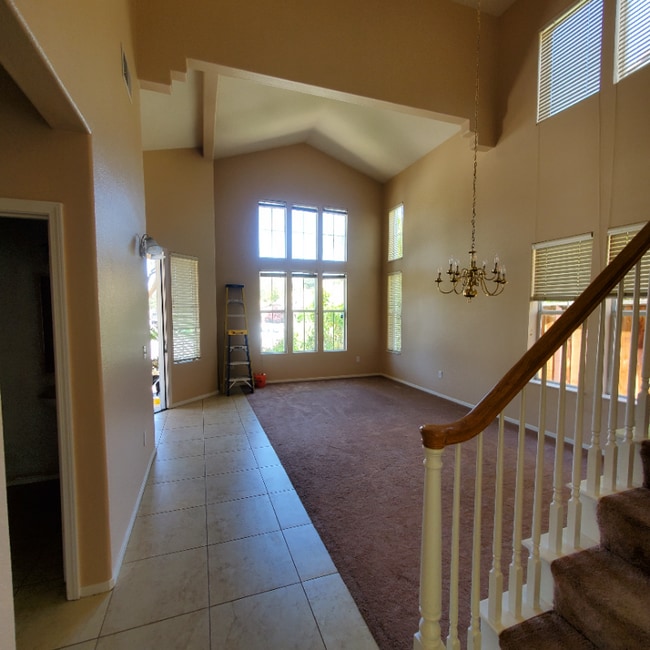 Building Photo - 558 Esplanade Ln