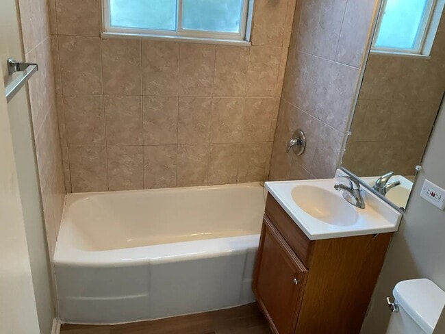 Foto del edificio - 711 E Le Moyne Ave