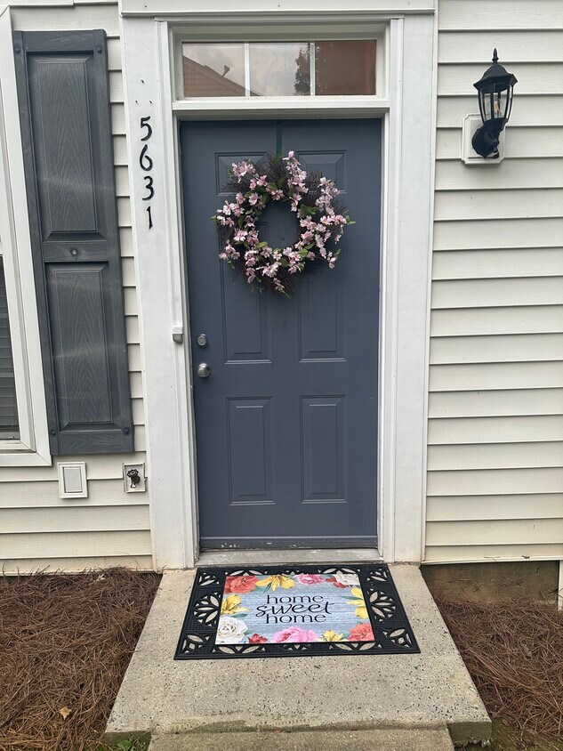 Foto principal - 5631 Seths Dr