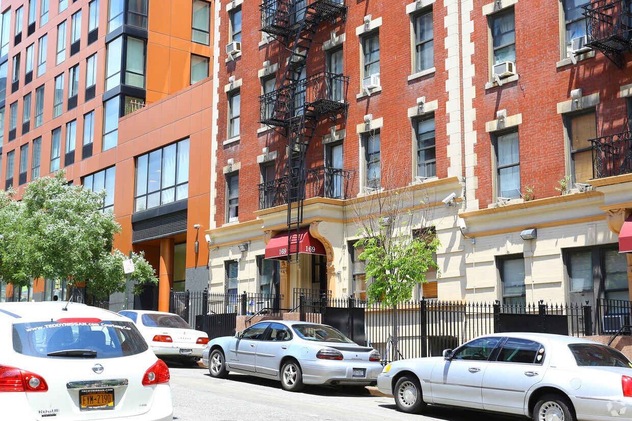 Building Photo - 169-175 E 101st St
