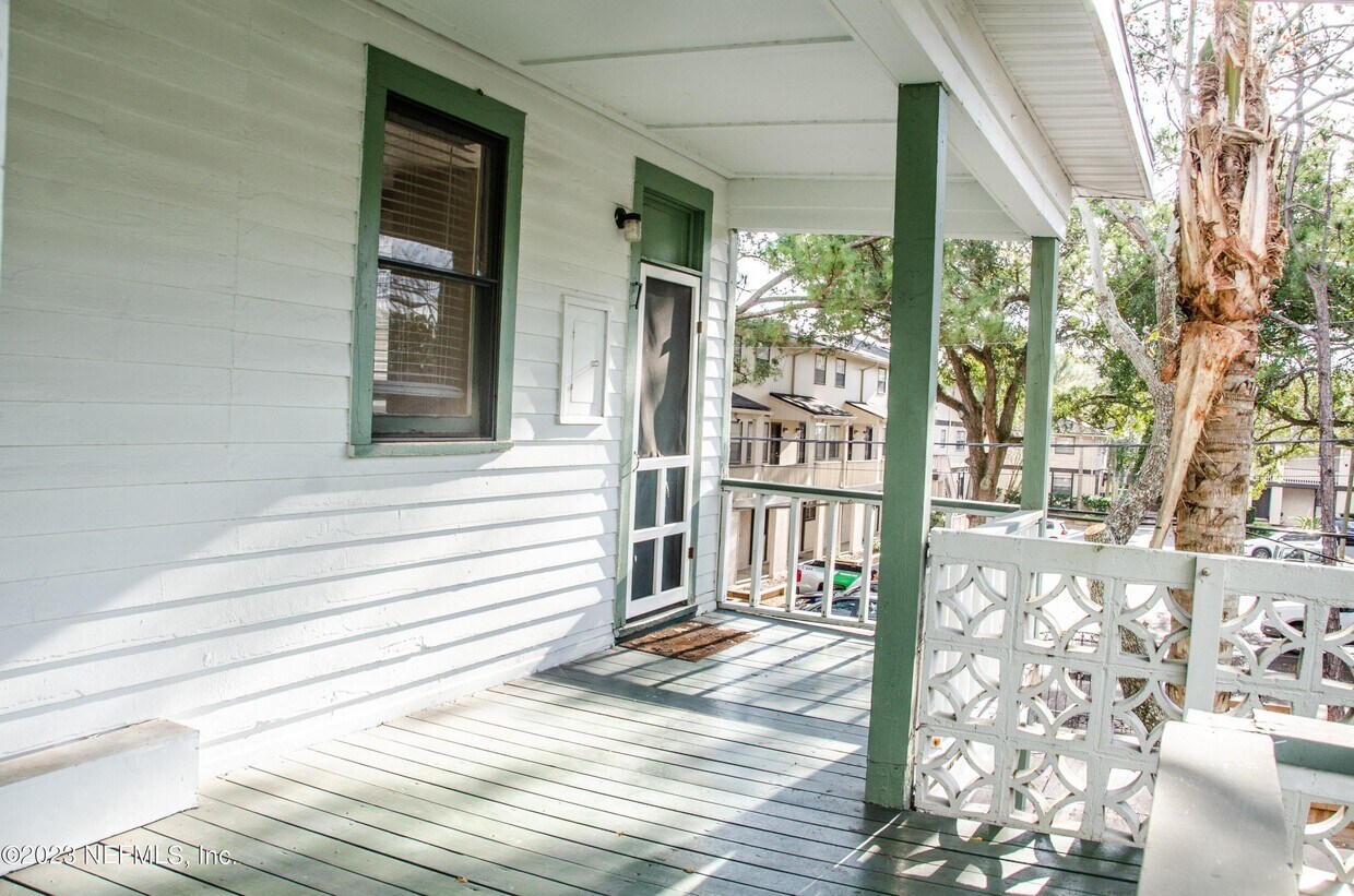 Foto principal - 2749 Vernon Terrace
