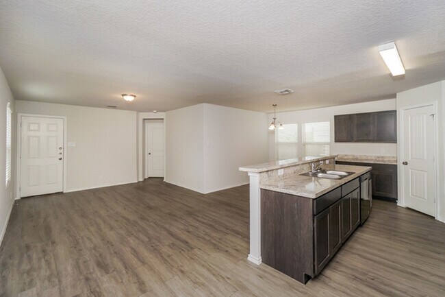 Foto del edificio - 9327 Dogwood Hill