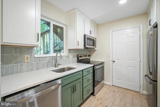 Building Photo - 10264 Redtail Ct