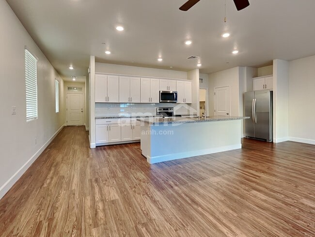 Foto del edificio - 344 Timber Kate Pl