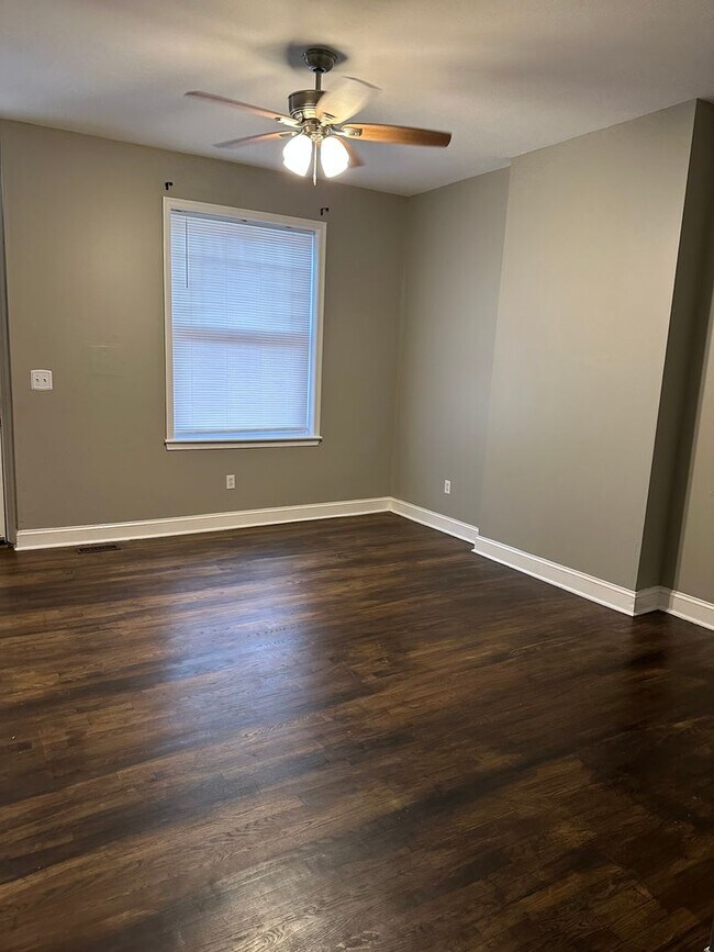 Building Photo - Fully renovated home in City of Wilmington...