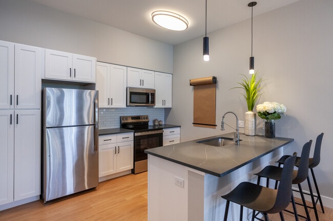 1 Bedroom / 1 Bath - Founders Square