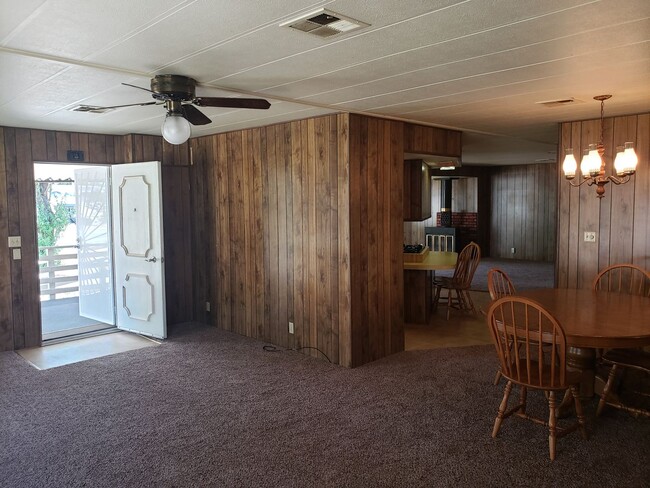 Building Photo - PRIVACY!!!  2 Bed 2 bath mobile home on ac...