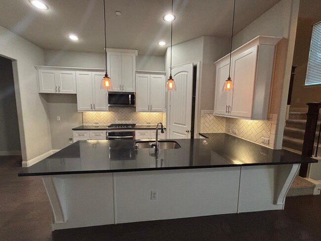 Foto del edificio - 6142 Rainbow Valley Pl