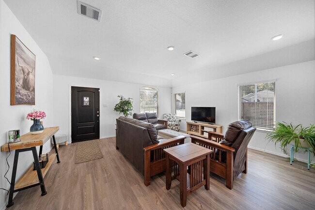 Foto del edificio - 9303 Darby Knoll Wy