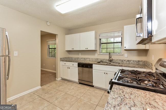 Foto del edificio - 5869 Bobbin Ln