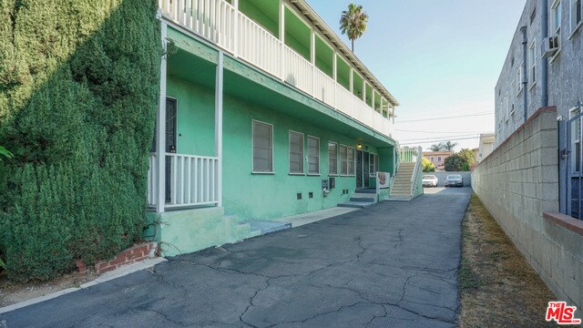 Building Photo - 1716 7th Ave