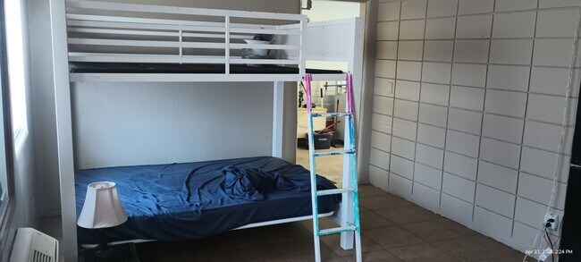 Foto del edificio - Furnished Beachside Studio