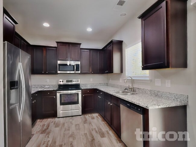 Building Photo - 2900 Dallas Ct